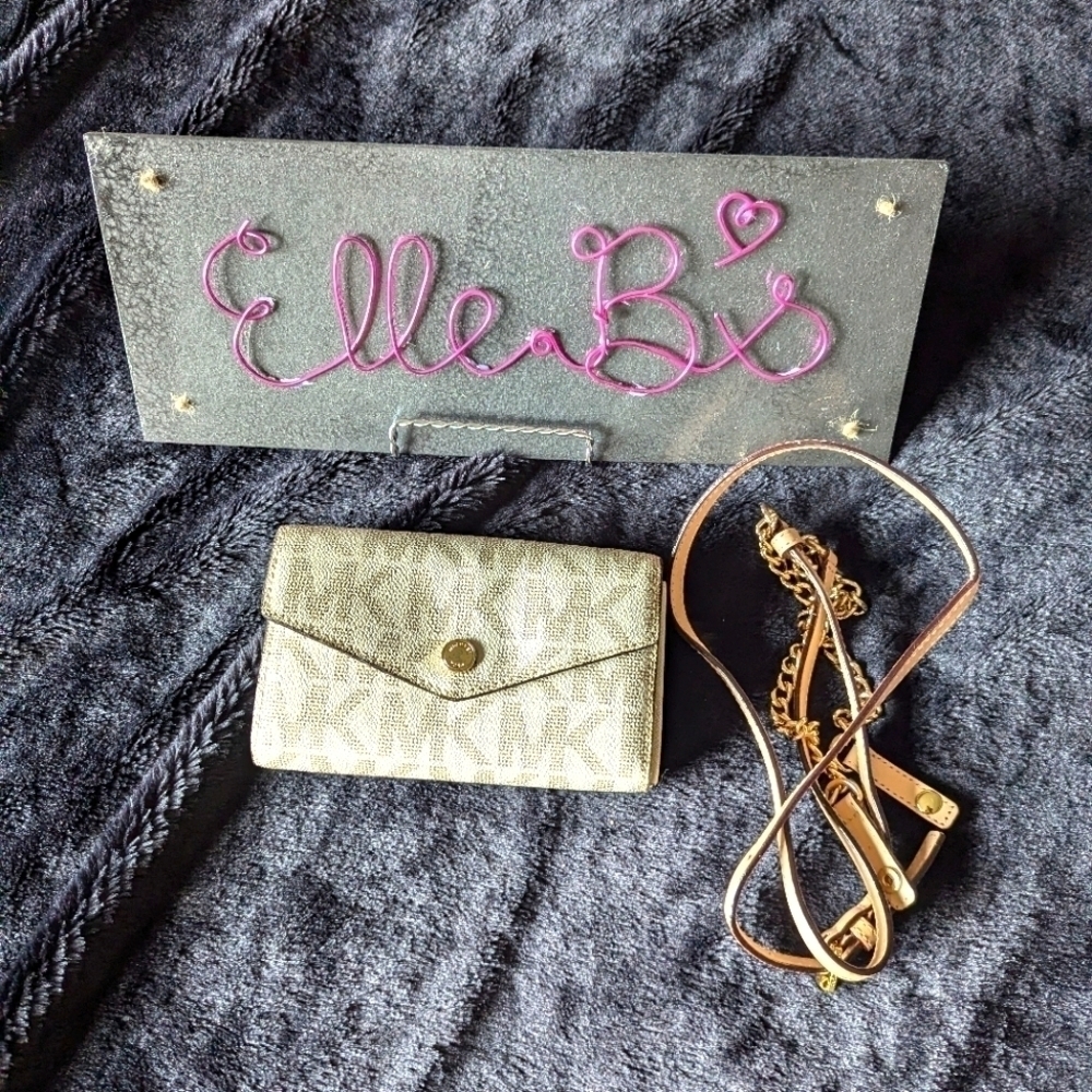 EUC MK Michael Kors Clutch W/ Purse Strap